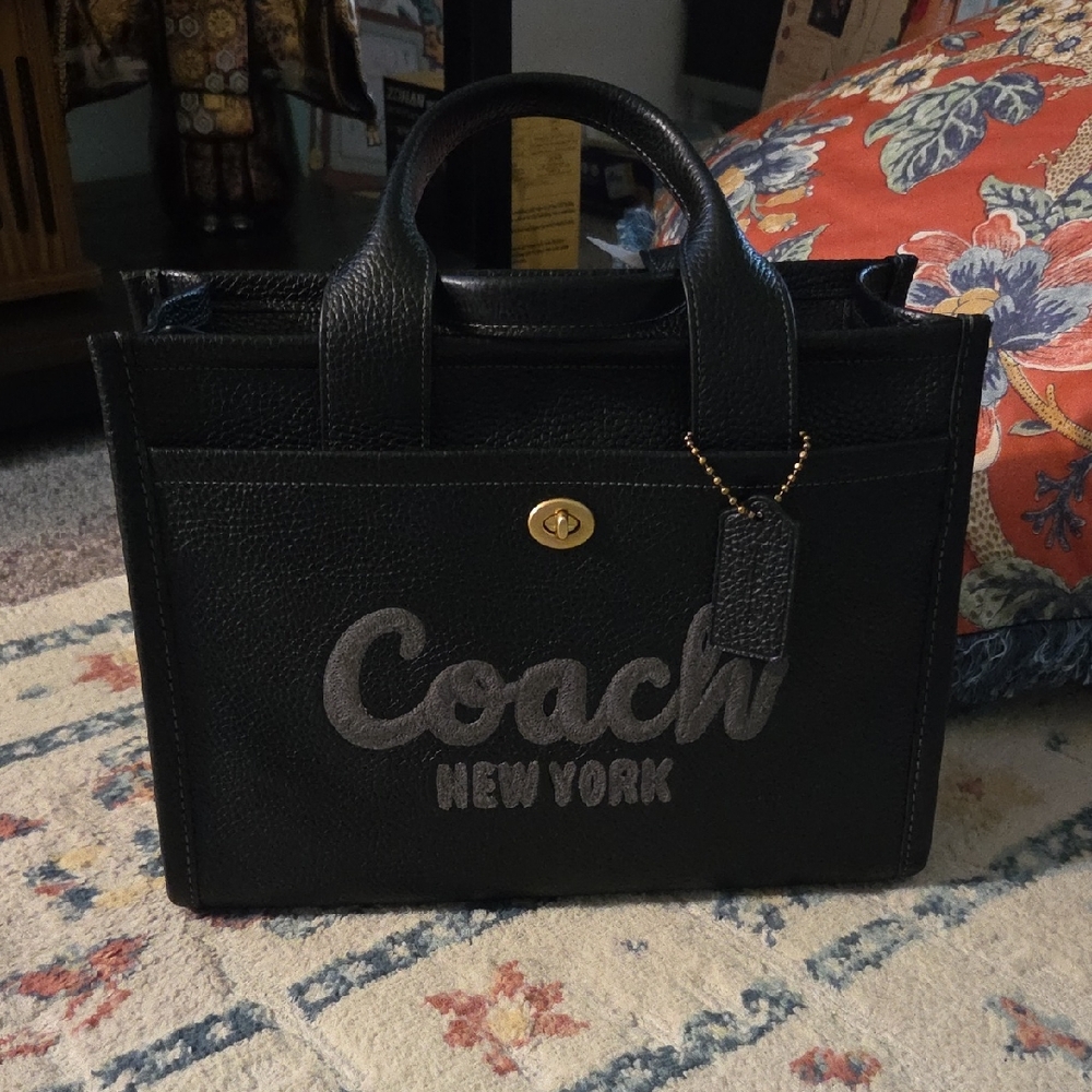 **SOLD** 🥰  Coach Black Leather Handbag with Gold Accents Med Tote